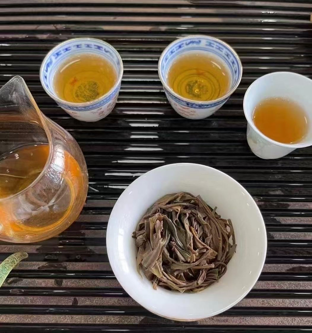 2006 Dabanzhang Old Tree Garden Raw Pu-erh Tea Cake, 357g, from Yunnan