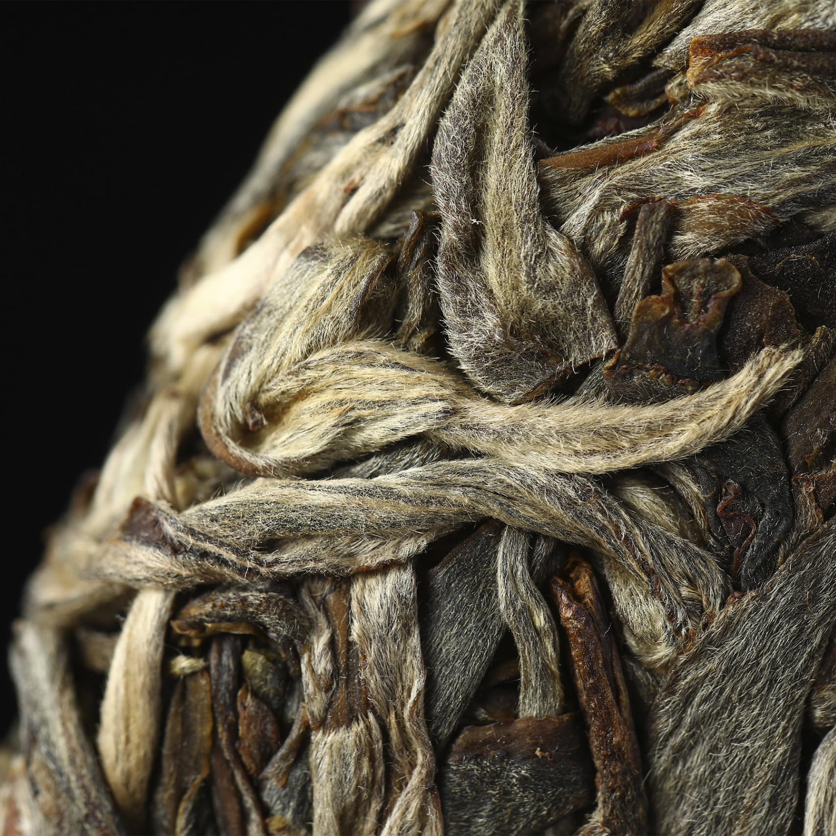 Yulin 2019 Old Banzhang Ancient Tree Raw Pu-erh Tea Cake (357g)