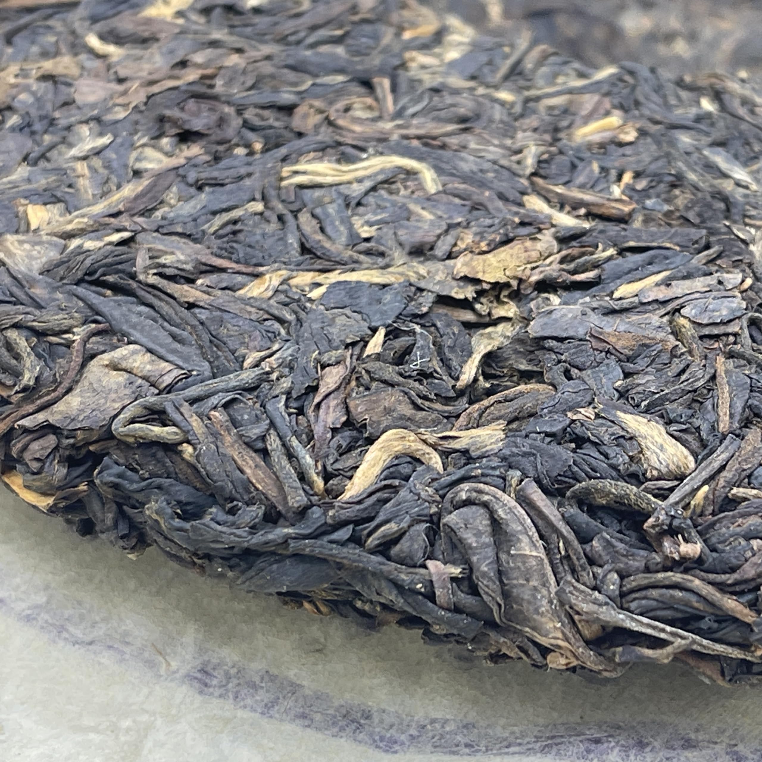 2001 Zhongcha Baoshi Blue Label Raw Pu-erh Tea Cake, 357g, Customized Tea from Yunnan