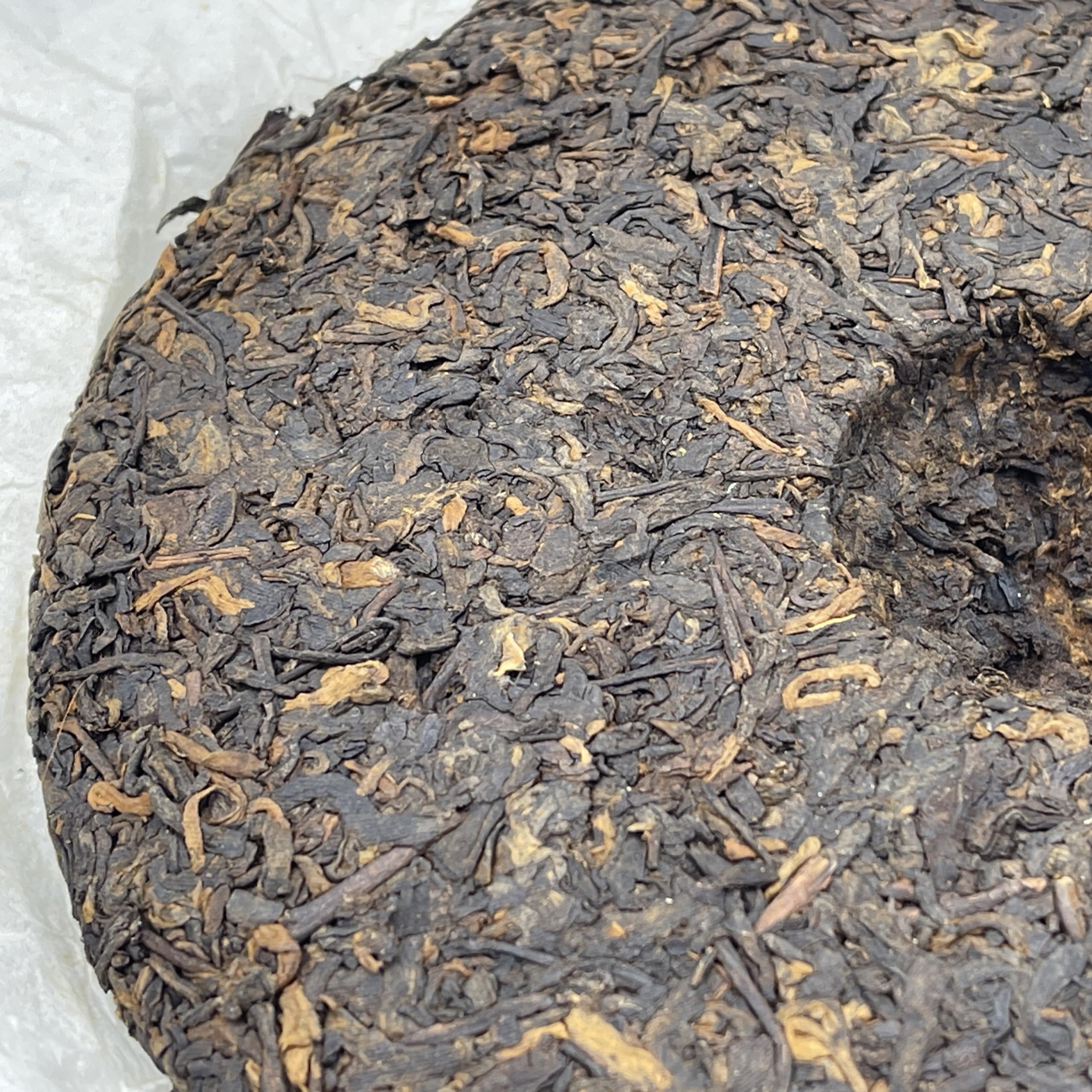 Pu-Erh tea,2011,SIX FAMOUS TEA MOUNTAIN,longevity,357,Ripe