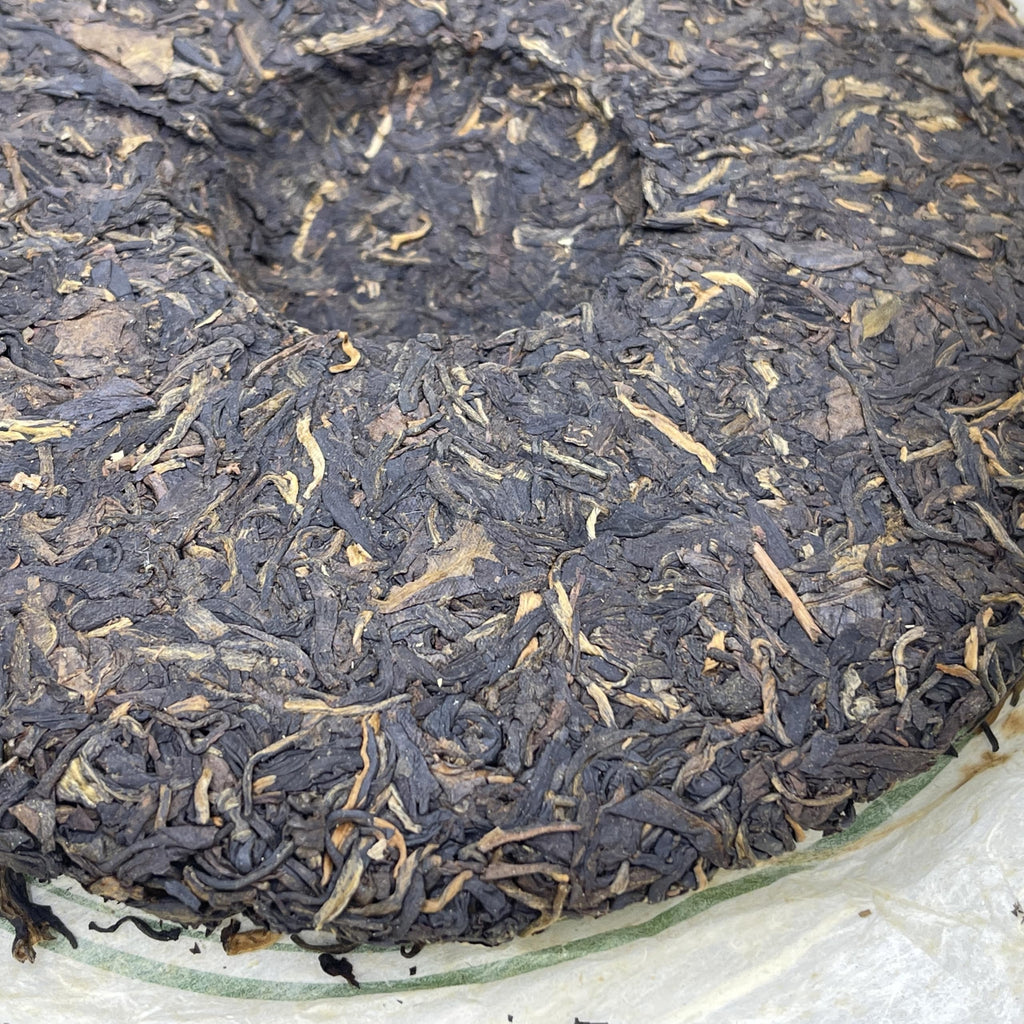 2006 Yipinjia Raw Pu-erh Tea Cake, 357g, from Yipin Tang, Yunnan