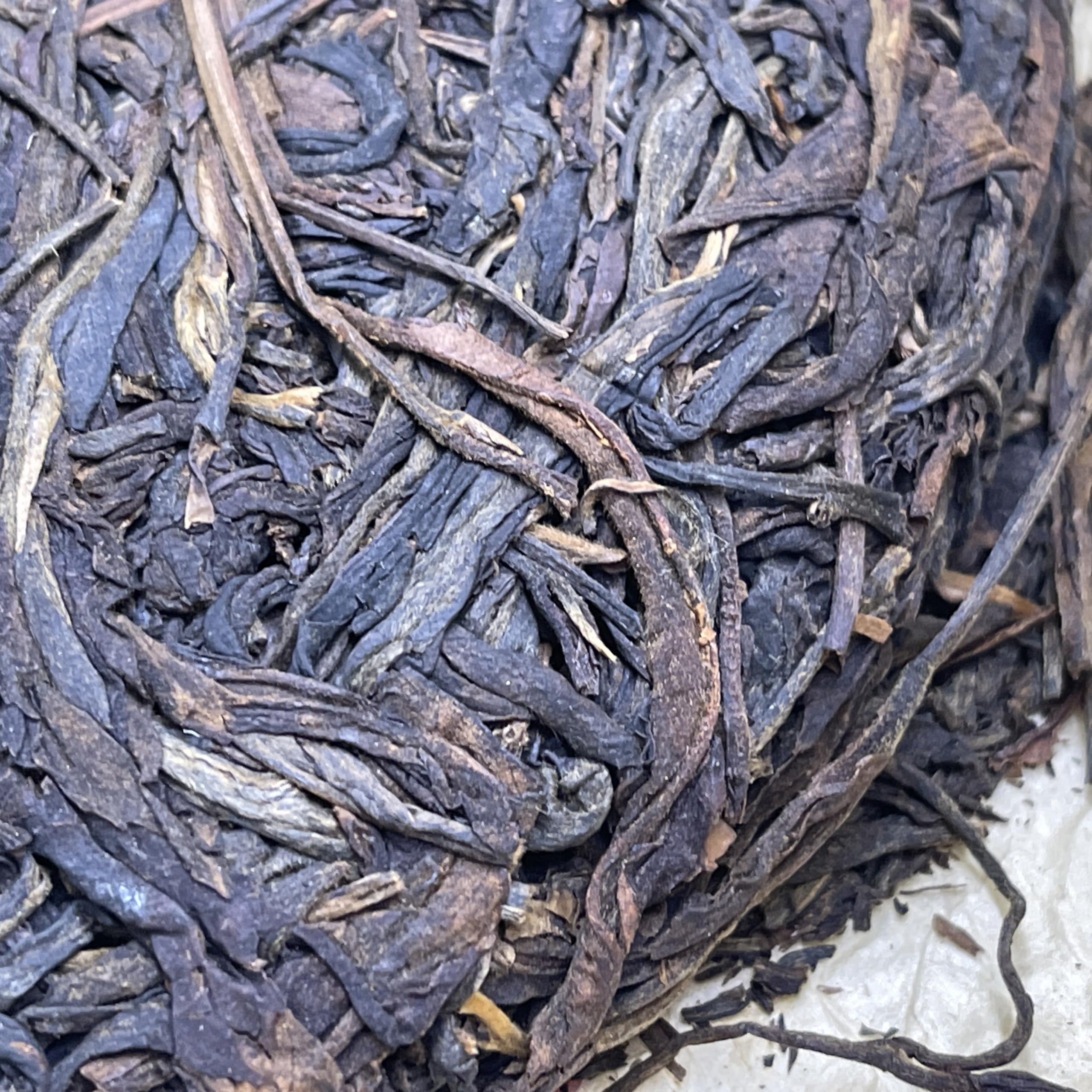 2005 Hong Kong Aged Custom Huang Dashun Raw Pu-erh Tea Cake, 357g, from Yunnan"