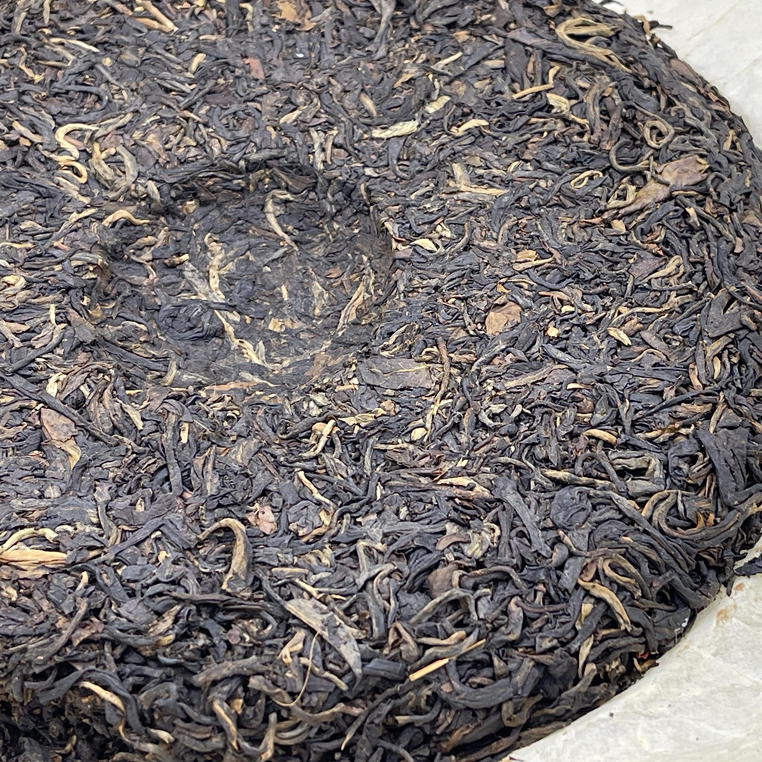2004 Dian Yi Hao Menghai Wild Fragrance Ancient Tree Raw Pu-erh Tea Cake, 400g, from Yunnan